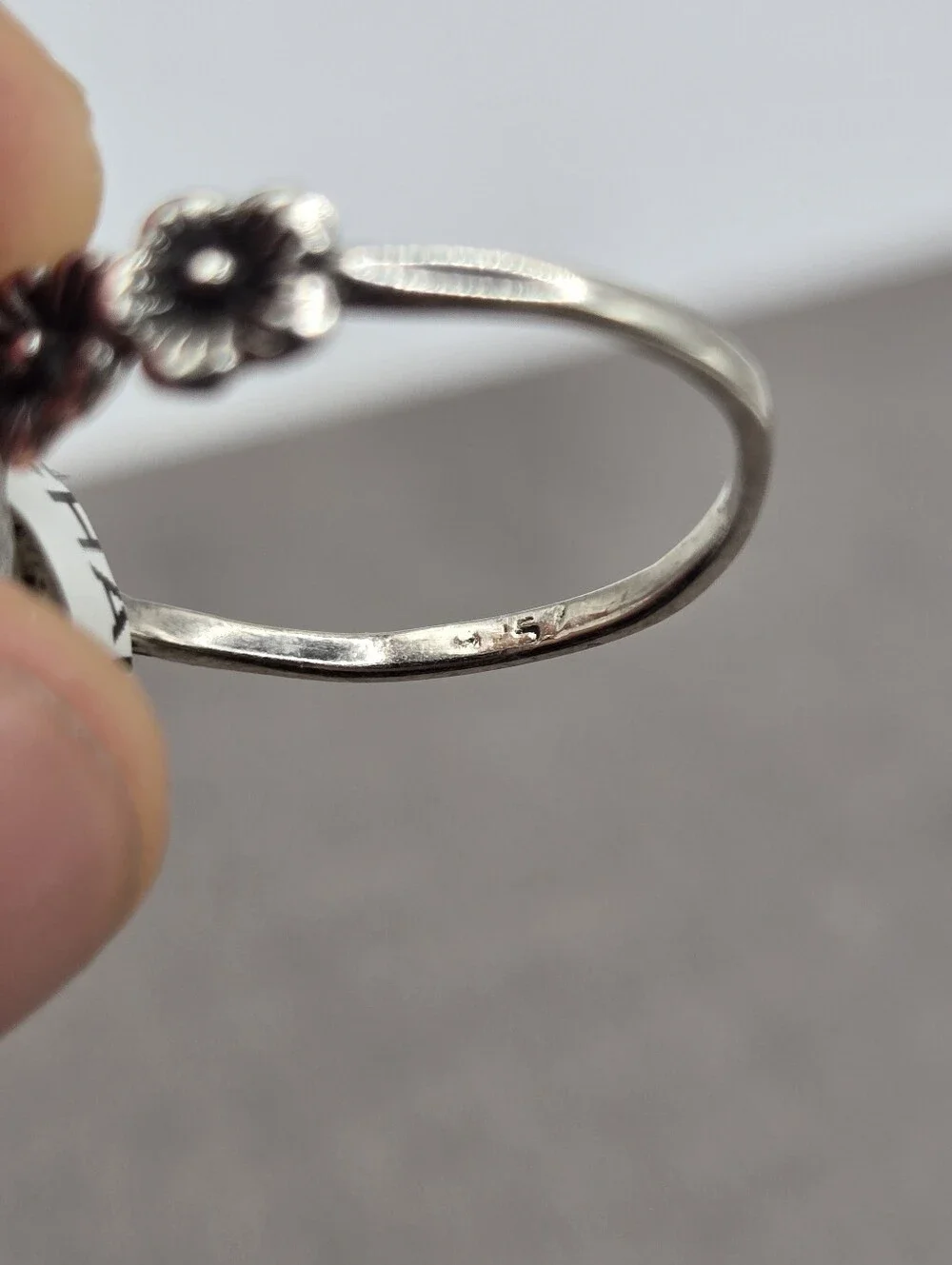 Sterling Silver Ring Row of Daisy Flowers size 6 Fairy Boho Dainty Delicate 925